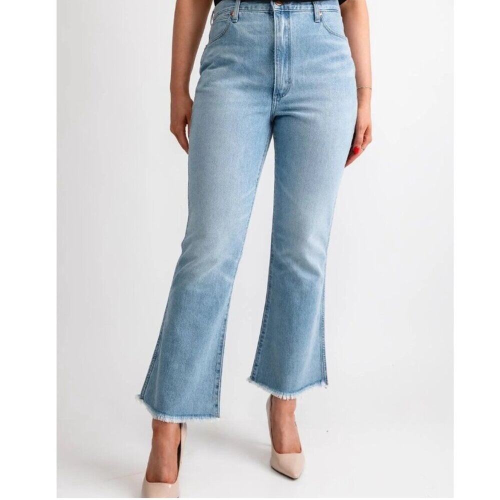 Wrangler wrock high rise kick flare jeans cowgirl back patch sz 31